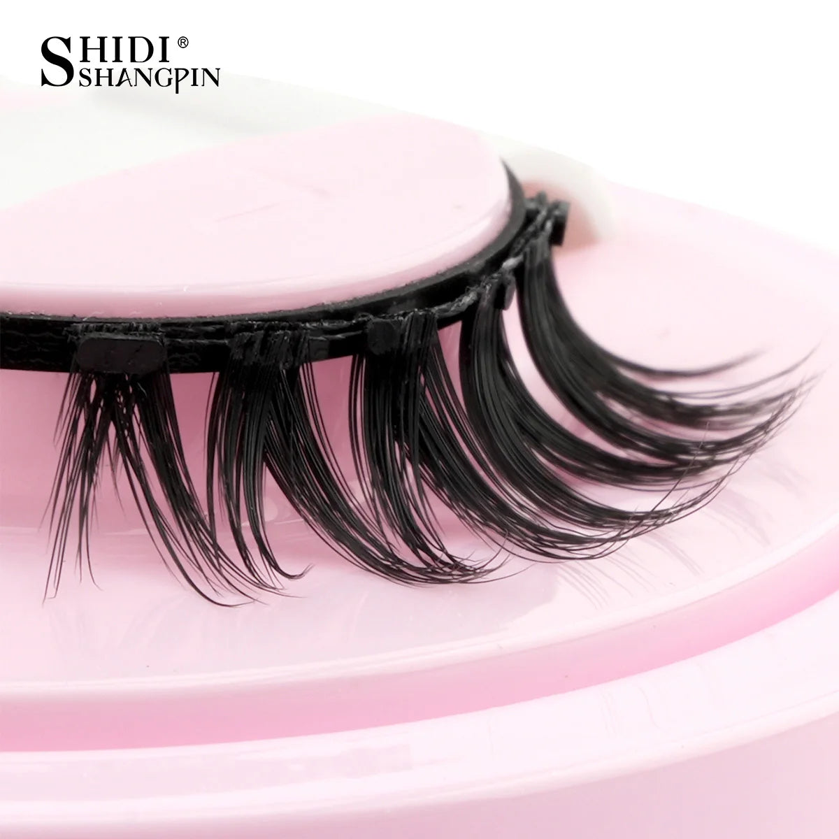 Amor Silk™ LashLock Natural Magnetic Lashes